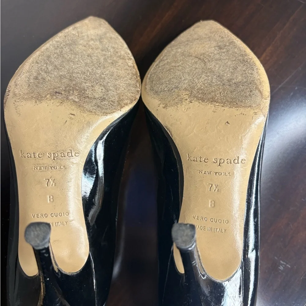 Kate Spade New York Black Patent Leather Pointed Toe Pumps - Size 7.5B